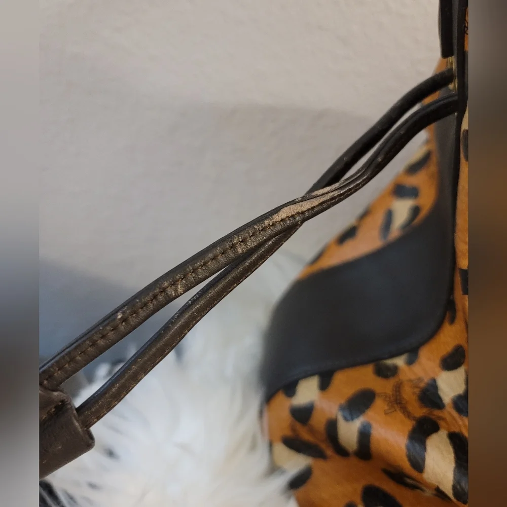 🖤🔥MCM Leopard Print Drawstring  2 Way Satchel Crossbody Bag and Wallet🔥🖤